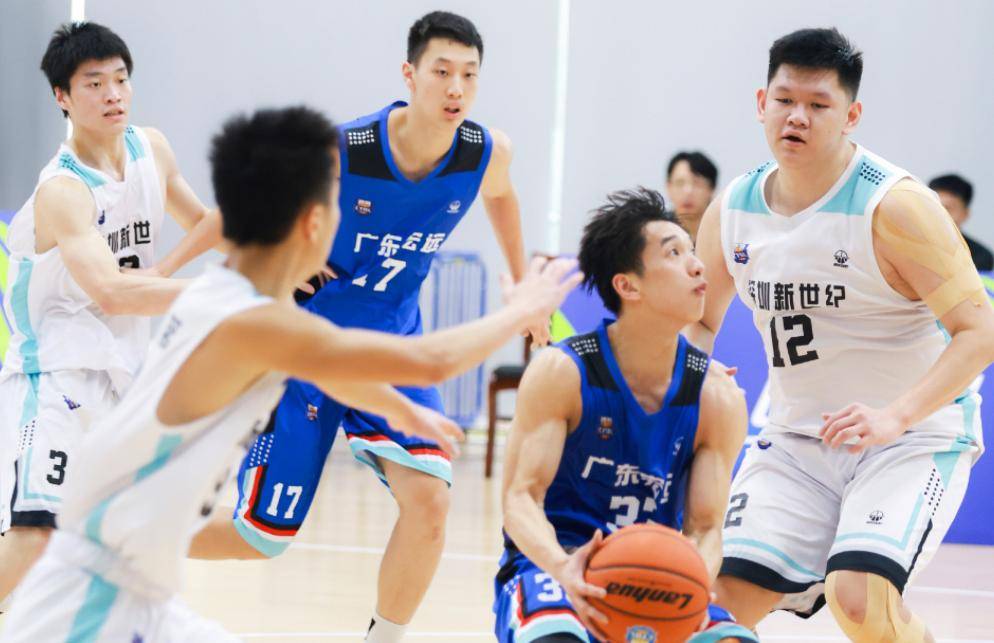 开云体育-今晚体能课后，深圳男篮止住颓势备战荷甲，管理层满意，赛季目标并未改变的简单介绍