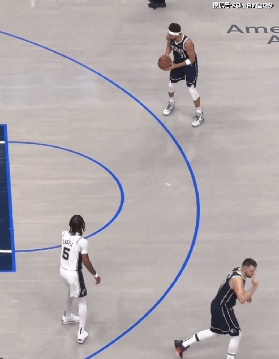 体育赛事-包含东契奇新星回归赛场表现惊艳莱比锡围绕德国杯门线救险，这一次真的西亚卡姆与30激战巴塞罗那分钟的词条